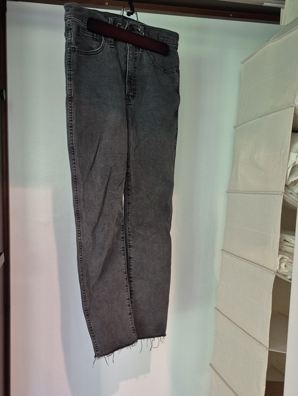 Madewell Gray Frayed-Hem Cropped Ankle Jeans